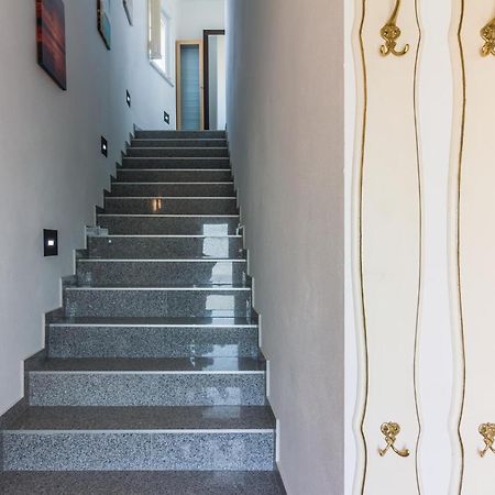 Stunning Apartment In Fazana With House Sea View المظهر الخارجي الصورة