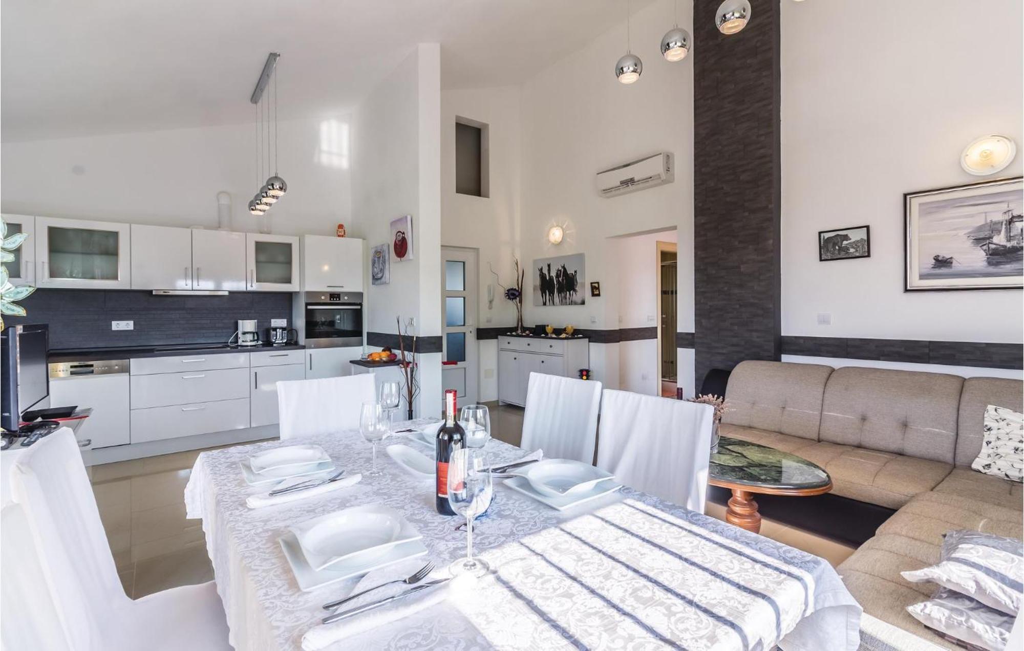 Stunning Apartment In Fazana With House Sea View المظهر الخارجي الصورة